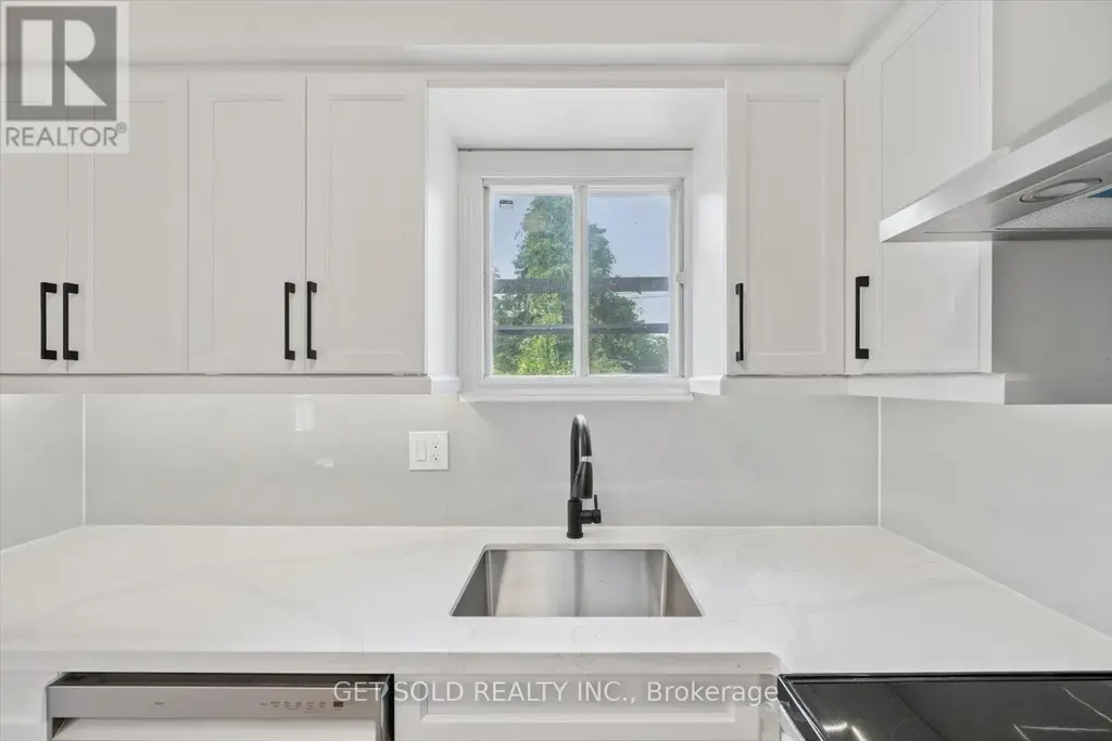 232 Kozlov Street, Barrie (West Bayfield)
